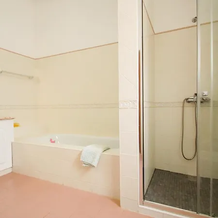 Rose - Com Piscina Aquecivel E Bbq Em Villa Carvoeiro (Lagoa)