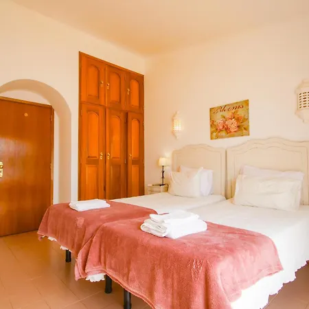 Villa Rose - Com Piscina Aquecivel E Bbq Em